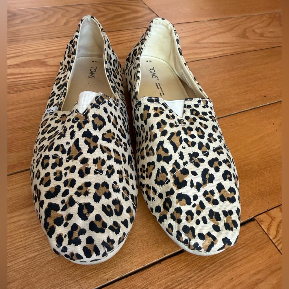 TOMS Leopard Patterned Slip-On Espadrilles | Size 9